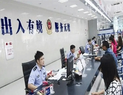 智新触摸查询一体机助力广东省出入境管理局形象升级